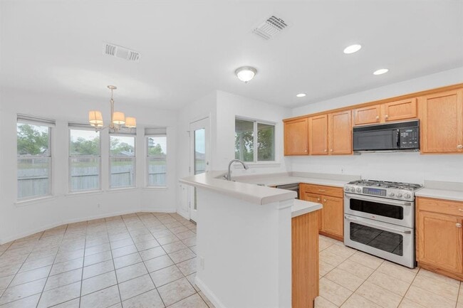 Building Photo - 1708 Royal Ascot Dr
