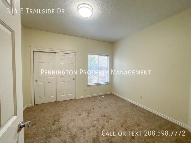 Building Photo - 314 E Trailside Dr