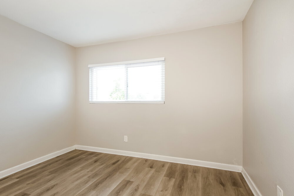 Building Photo - 8737 W Bluefield Ave