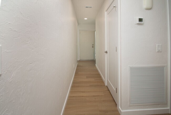 Building Photo - 128 Boca Ciega Point Blvd N