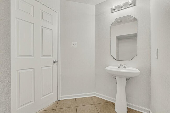 Building Photo - 21818 Westfield Ridge Dr