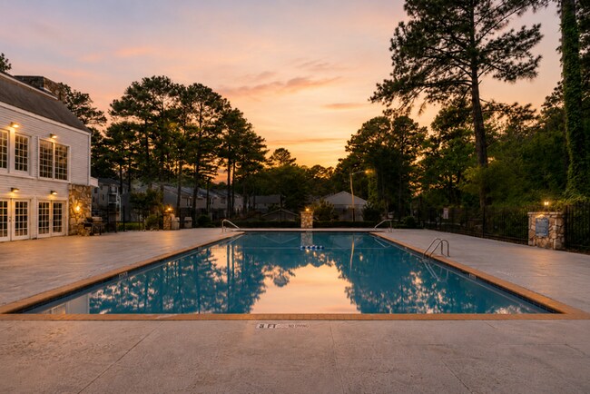 Building Photo - Affordable Living 20 Minutes from Everything Atlanta -2 Bedroom 2 1/2 Baths only $1300*