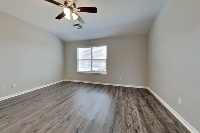 Building Photo - 21015 Kirkland Woods Dr