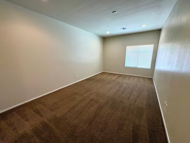 Building Photo - 8940 W Olive Ave