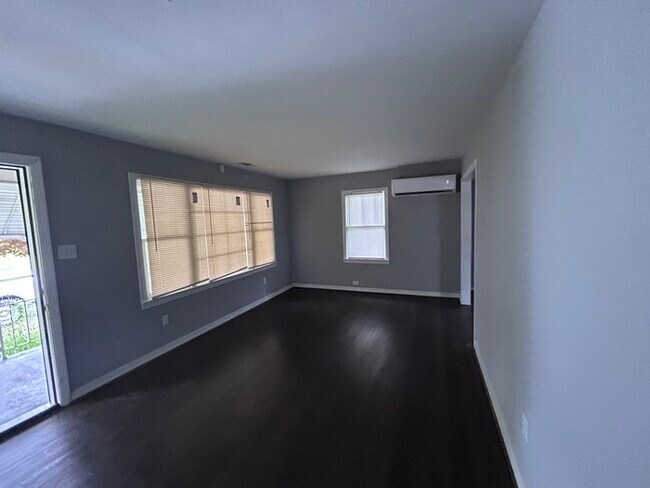 Building Photo - 3402 33rd Ct N