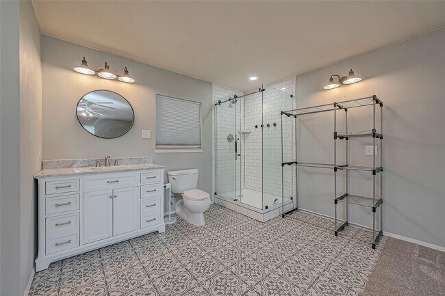 Building Photo - 227 Glencairn Ct