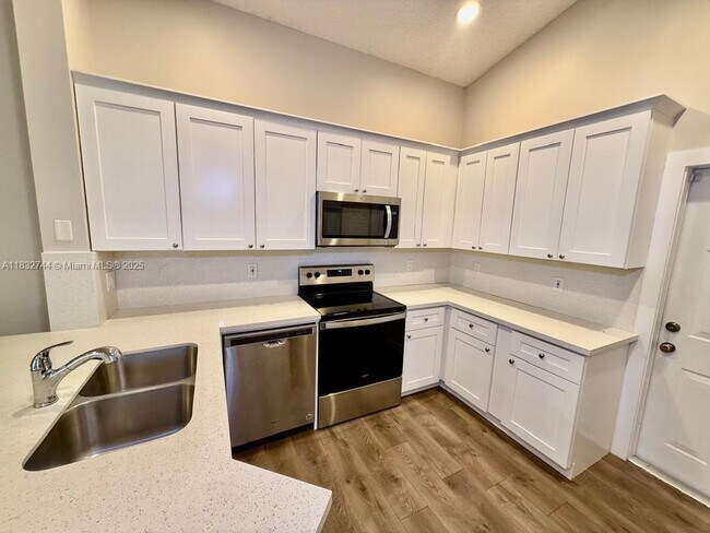 Building Photo - 4280 Ironwood Ct