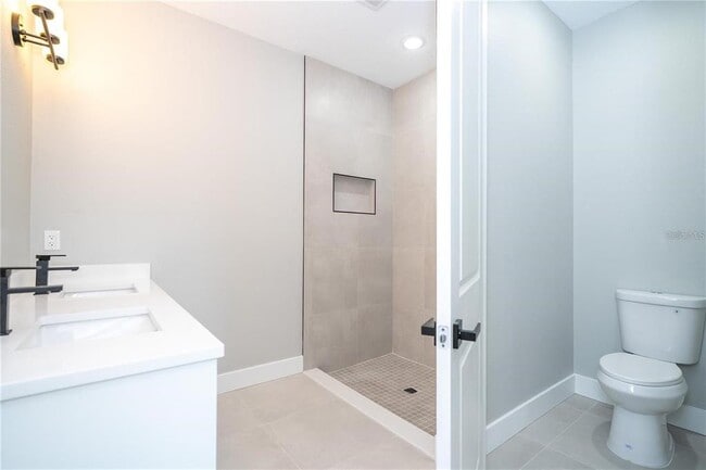 Building Photo - 49 Santa Fe St