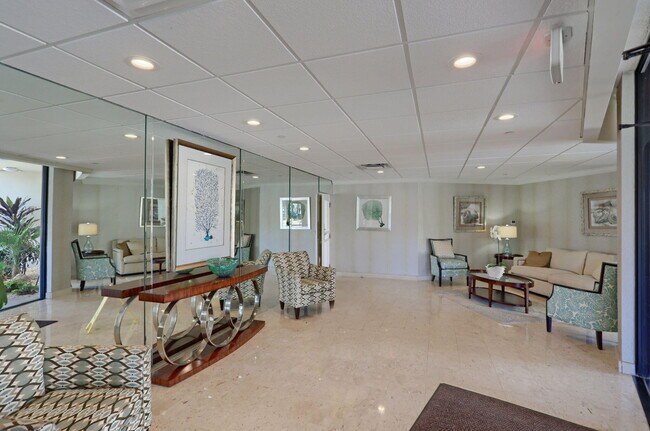 Building Photo - 2800 N Ocean Dr
