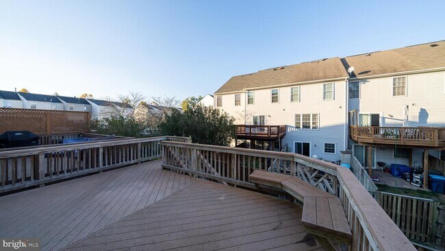 Building Photo - 43520 Laidlow St