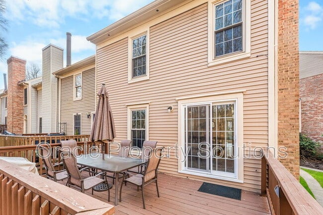 Building Photo - 5461 Grove Ridge Way