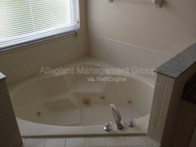 Building Photo - 76 Alicante Ct
