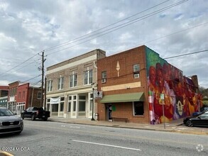 Building Photo - 813 Forsyth St