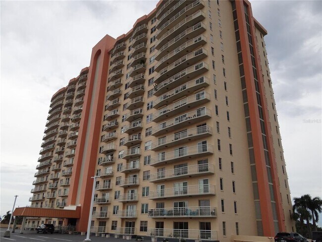 Building Photo - 4900 Brittany Dr S