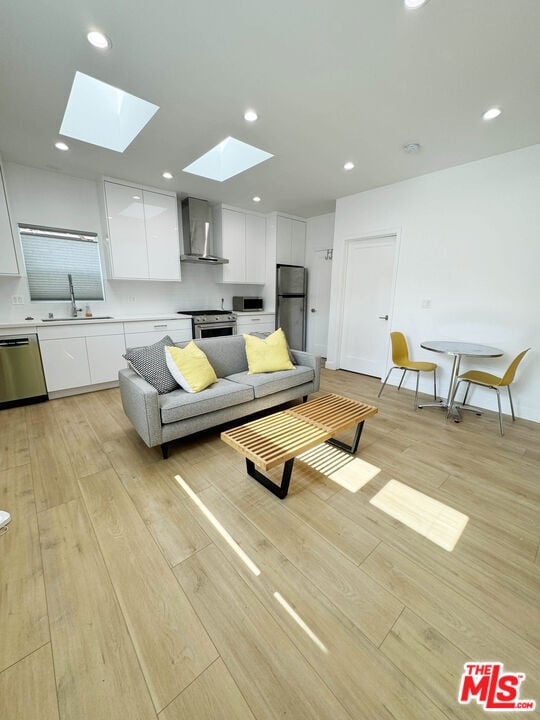 Building Photo - 2650 Tilden Ave