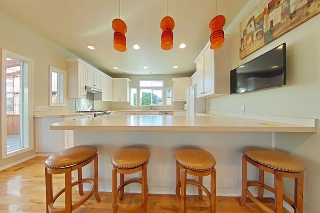 Building Photo - 4 Bedroom House ~ Albany ~ Pet Friendly