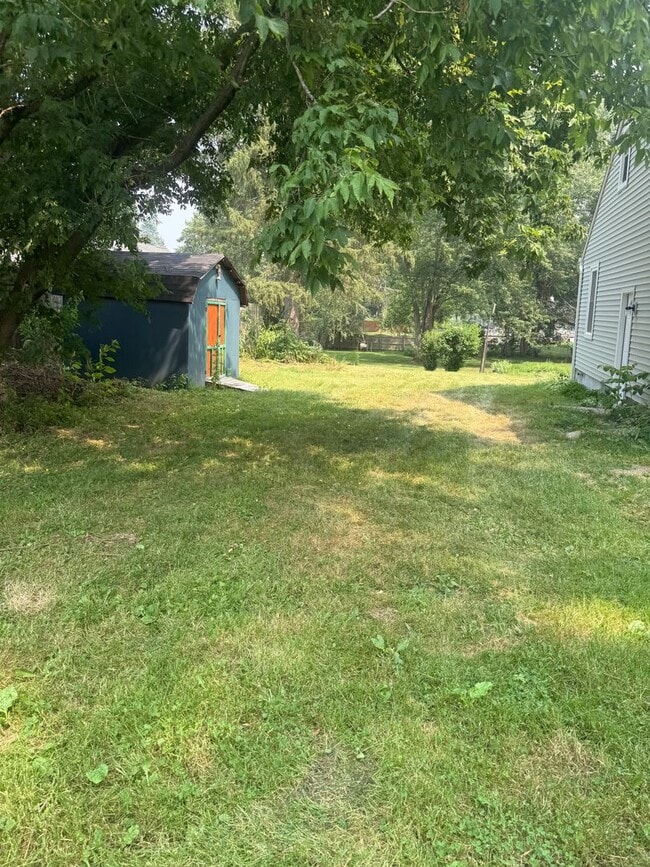 Building Photo - Adorable 4 Bed 1 bath Baldwinsville Cottage