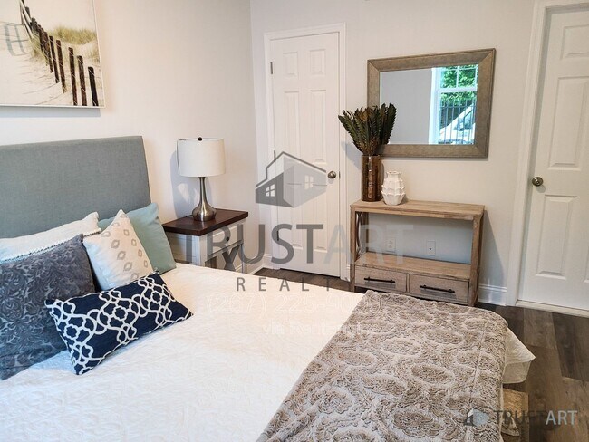 Building Photo - 4732 Longshore Ave