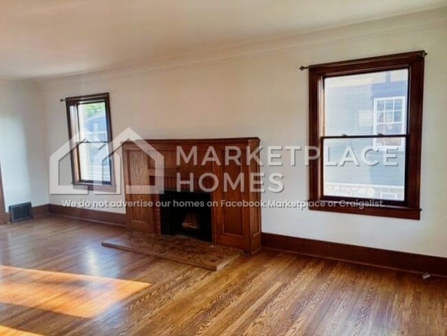 Building Photo - 509 S Pleasant St