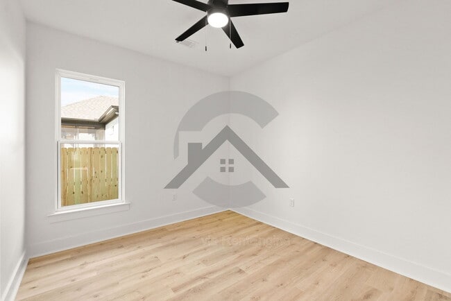 Building Photo - 10 Dragonfly Cv