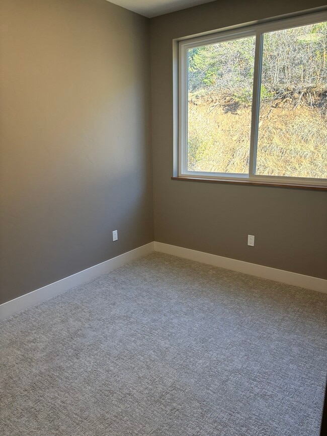 Building Photo - 003