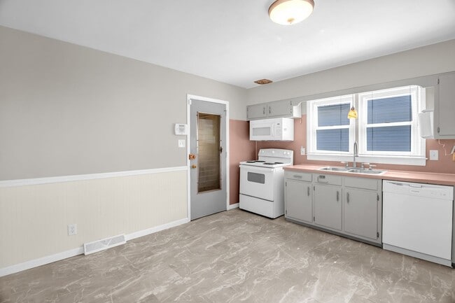 Building Photo - Cute 3 bedroom, 1 bathroom in High Point