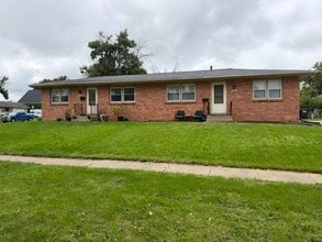 Building Photo - 214 NW Arlan Dr