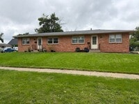 Building Photo - 214 NW Arlan Dr
