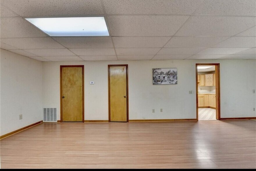 Building Photo - 3250 Governors Ct