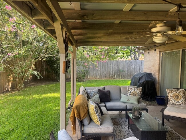 Building Photo - 3127 Pecan Point Dr
