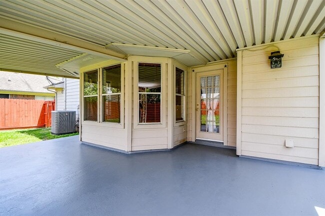 Building Photo - 11707 Turtle Lake Dr