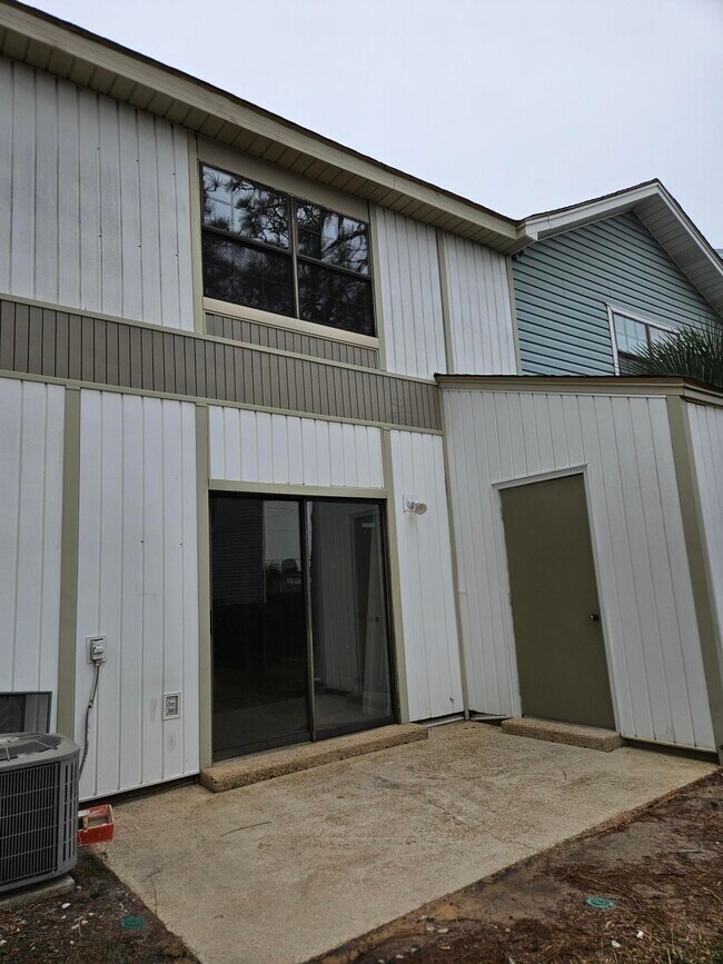 Building Photo - 313 Oxford Ct