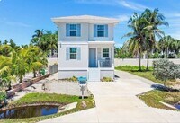 Building Photo - 1727 Danford St