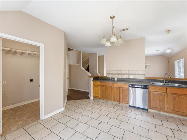 Building Photo - 464 Bass Rd