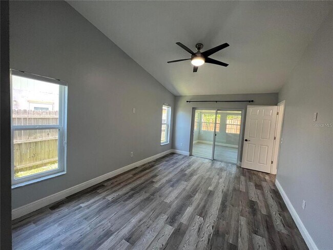 Building Photo - 9930 Chesham Dr