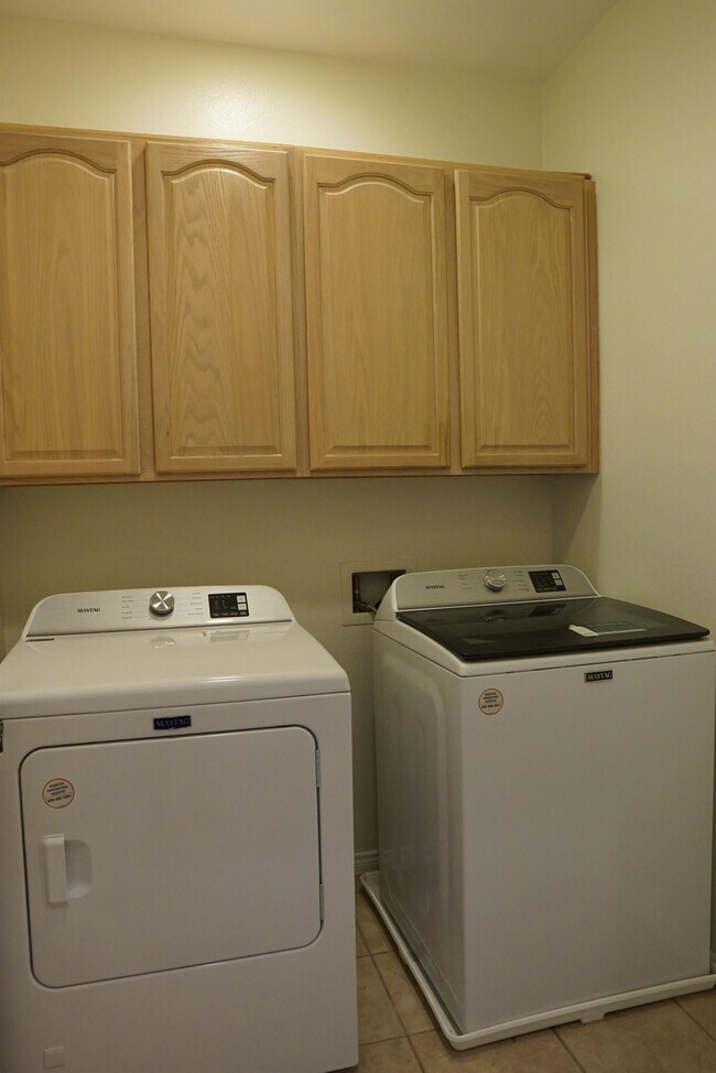 Building Photo - 1816 Pintura Cir W