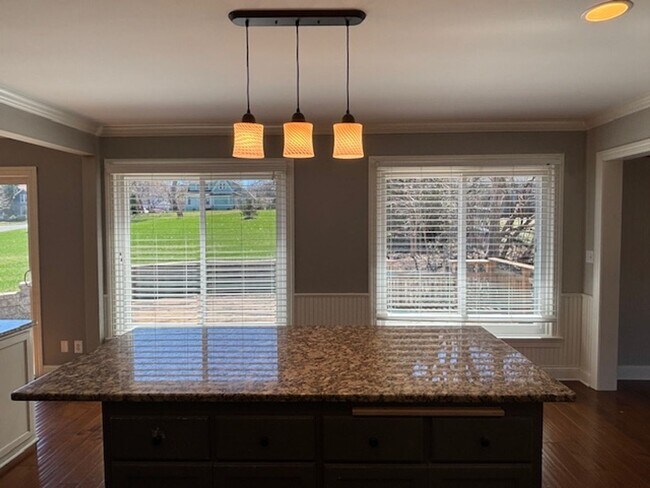 Building Photo - Available NOW! Gorgeous 3BR/2 BA Unit in Hastings!