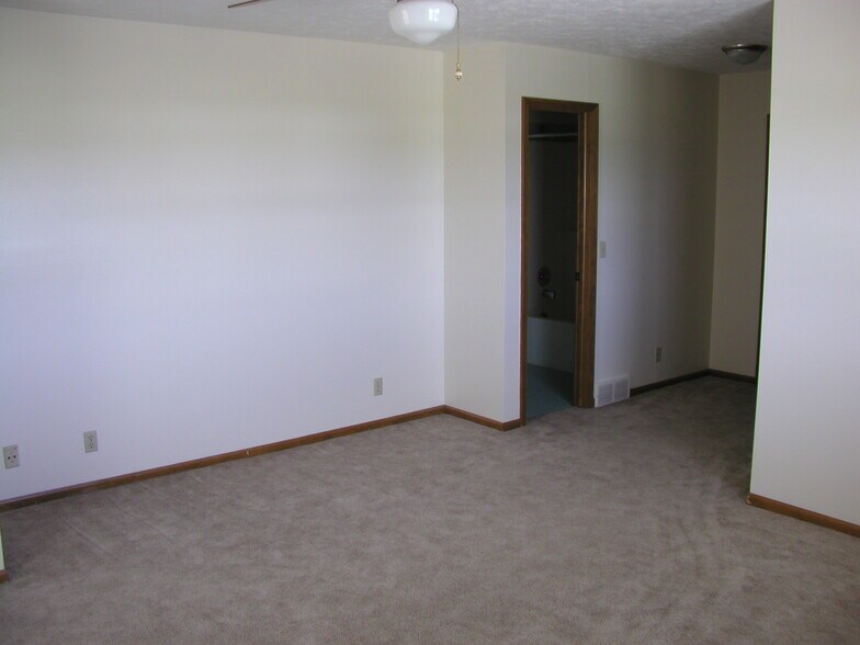 Master Bedroom - 13305 Discovery Dr