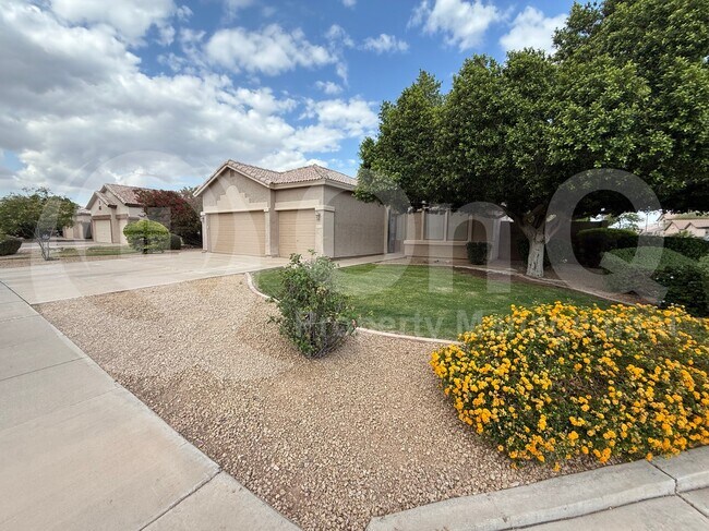 Building Photo - 1445 S Park Grove Cir