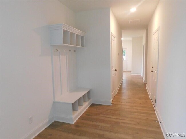 Building Photo - 7037 Leire Ln