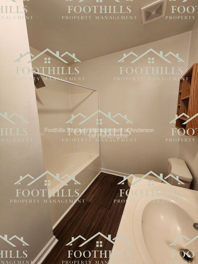 Building Photo - 131 Veranda Cir