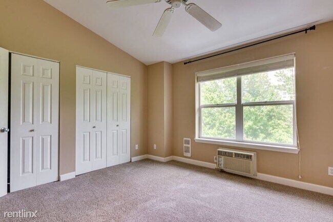 Building Photo - 3 br, 2 bath Condo - 1526 SE Cutter Ln