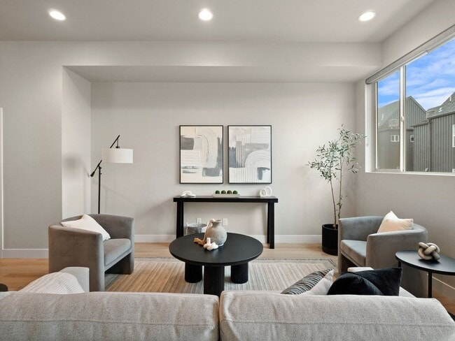 Building Photo - Modern Townhome with Mountain Views in One...