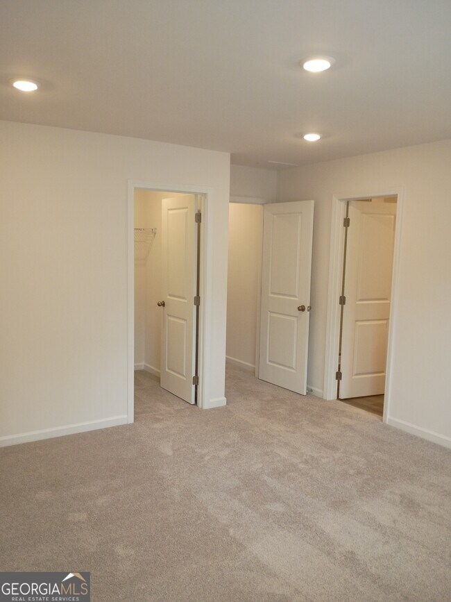 Building Photo - 248 Kenoot Dr