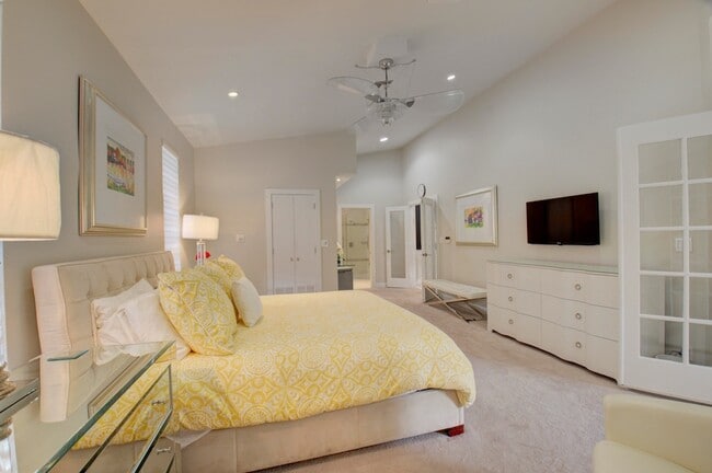 Building Photo - 2106 NW 60th Cir