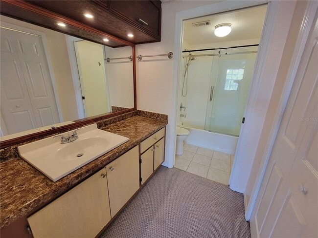 Building Photo - 14013 Fairway Island Dr