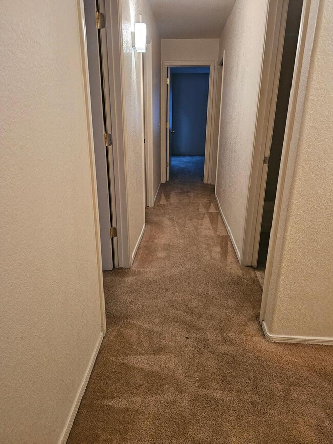 Building Photo - 5330 Sonora St