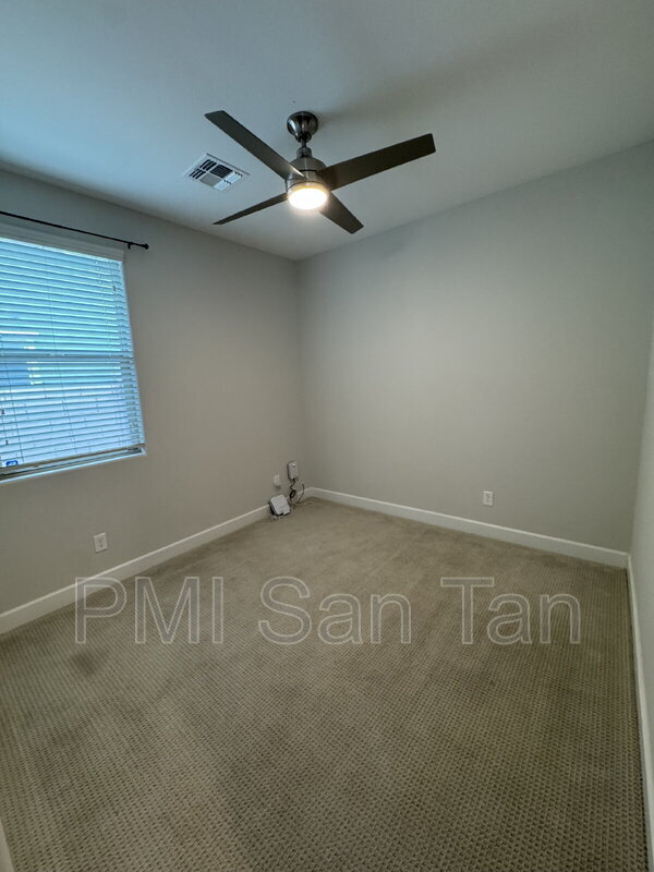Building Photo - 4350 E Mesquite St