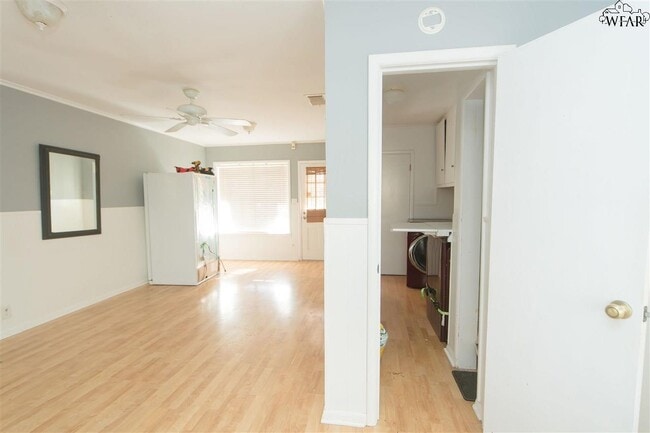 Building Photo - 2415 Ellingham