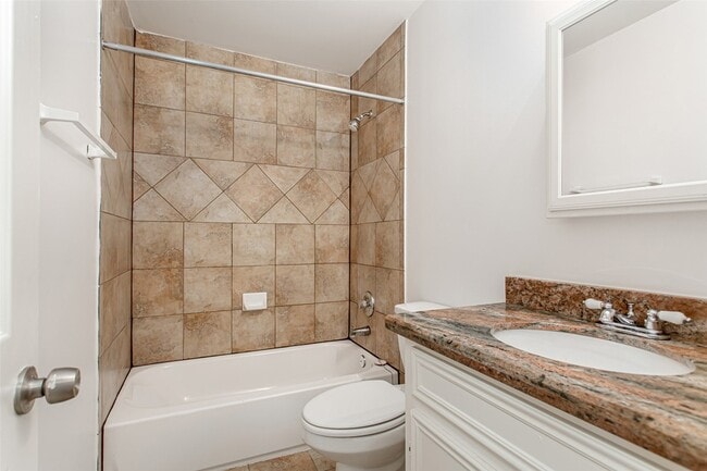 Building Photo - 4931 Junius St